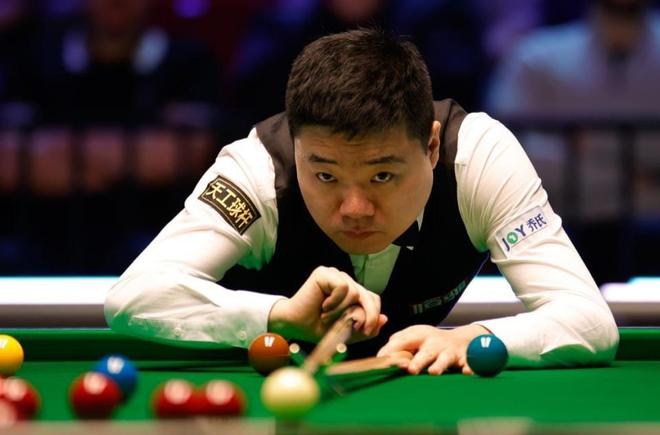 地在一同努 地在一同努