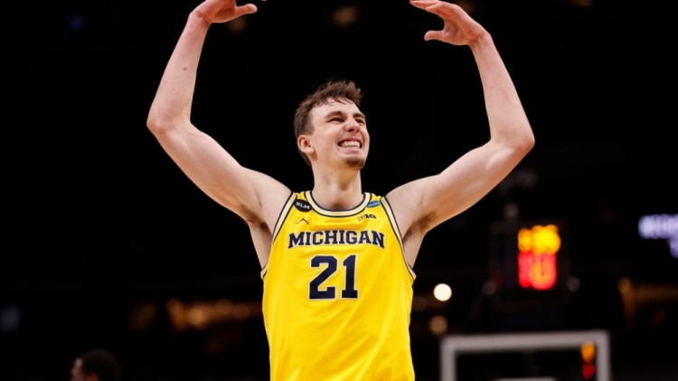 通过一系列 通过一系列